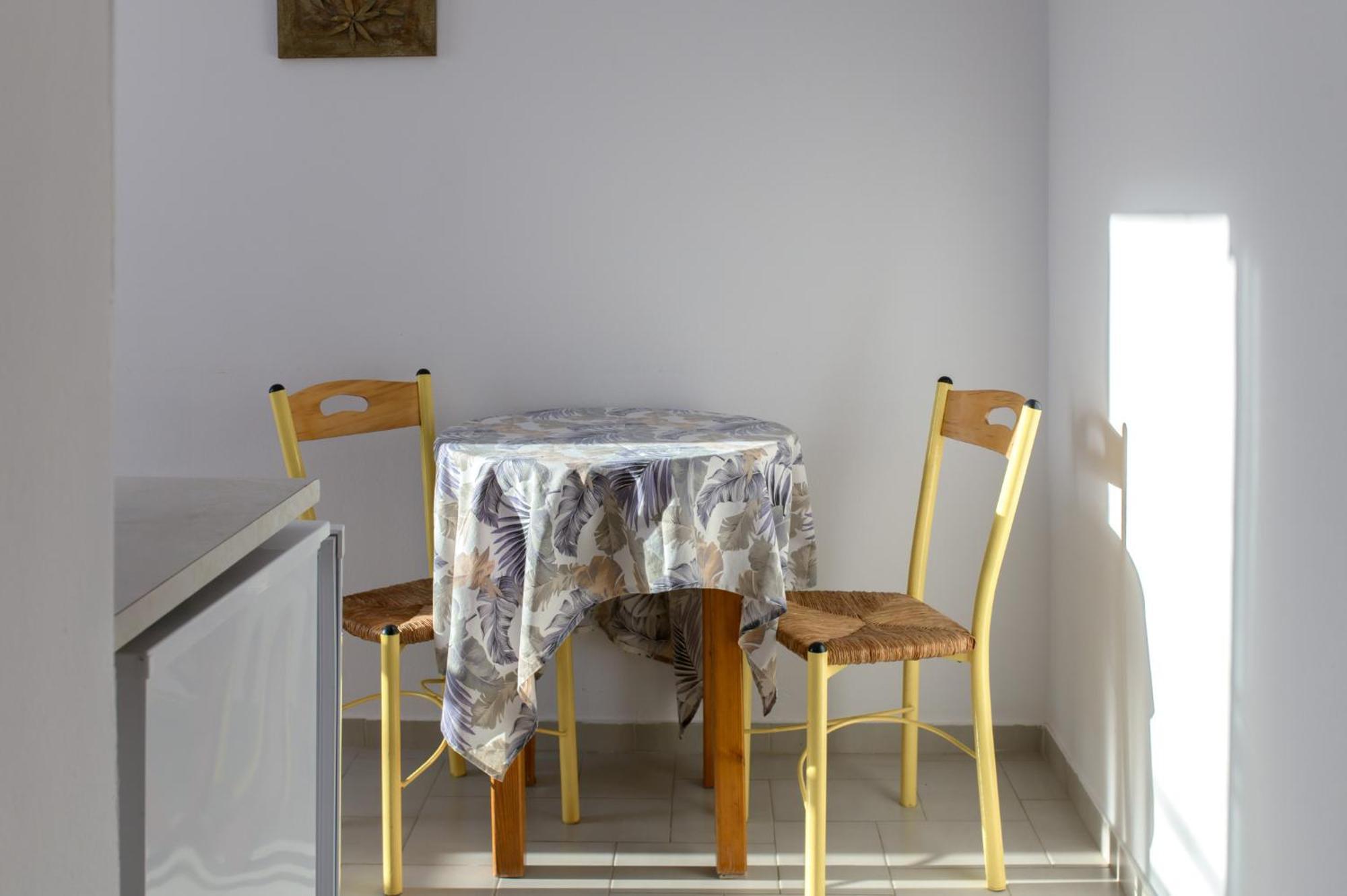 Haris Apartments Kokkini Hani ภายนอก รูปภาพ
